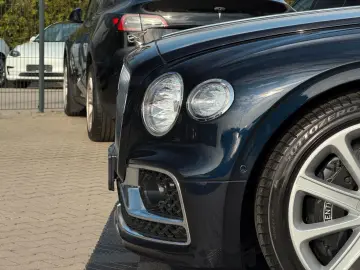 BENTLEY FLYING SPUR W12   FIRST EDITION   NEW SERVICE 26