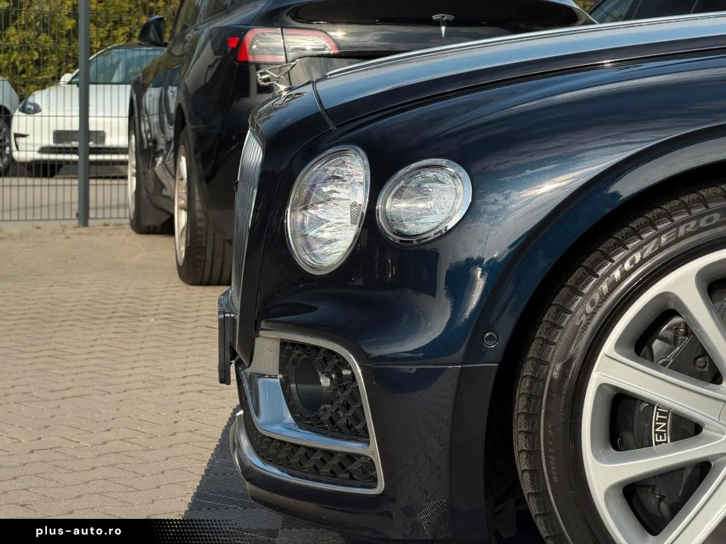 BENTLEY FLYING SPUR W12   FIRST EDITION   NEW SERVICE 26