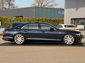 BENTLEY FLYING SPUR W12   FIRST EDITION   NEW SERVICE 26