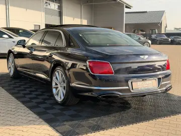BENTLEY FLYING SPUR W12   FIRST EDITION   NEW SERVICE 26