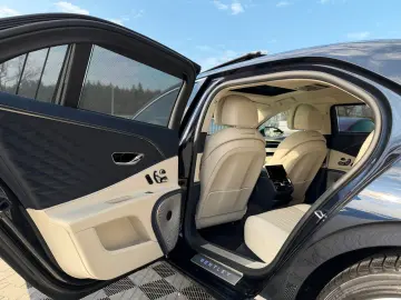 BENTLEY FLYING SPUR W12   FIRST EDITION   NEW SERVICE 26