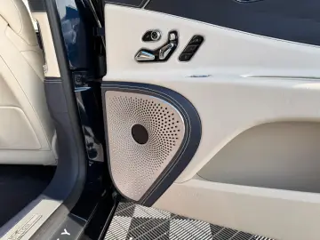 BENTLEY FLYING SPUR W12   FIRST EDITION   NEW SERVICE 26