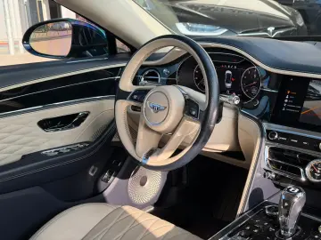 BENTLEY FLYING SPUR W12   FIRST EDITION   NEW SERVICE 26