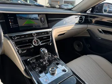 BENTLEY FLYING SPUR W12   FIRST EDITION   NEW SERVICE 26