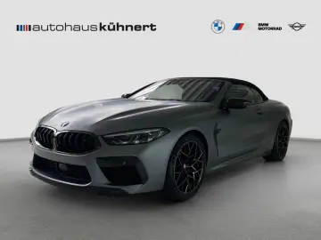 BMW M8 Competition Cabrio xDrive B&W    DriversPacka