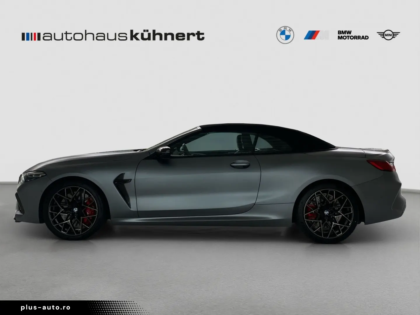 BMW M8 Competition Cabrio xDrive B&W    DriversPacka
