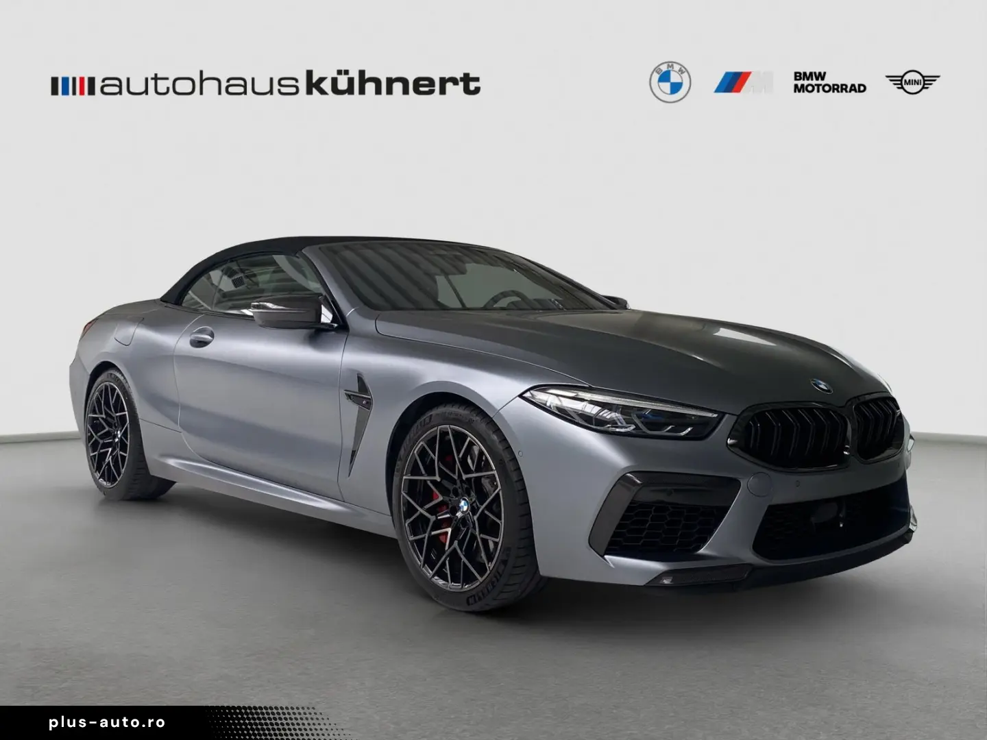 BMW M8 Competition Cabrio xDrive B&W    DriversPacka