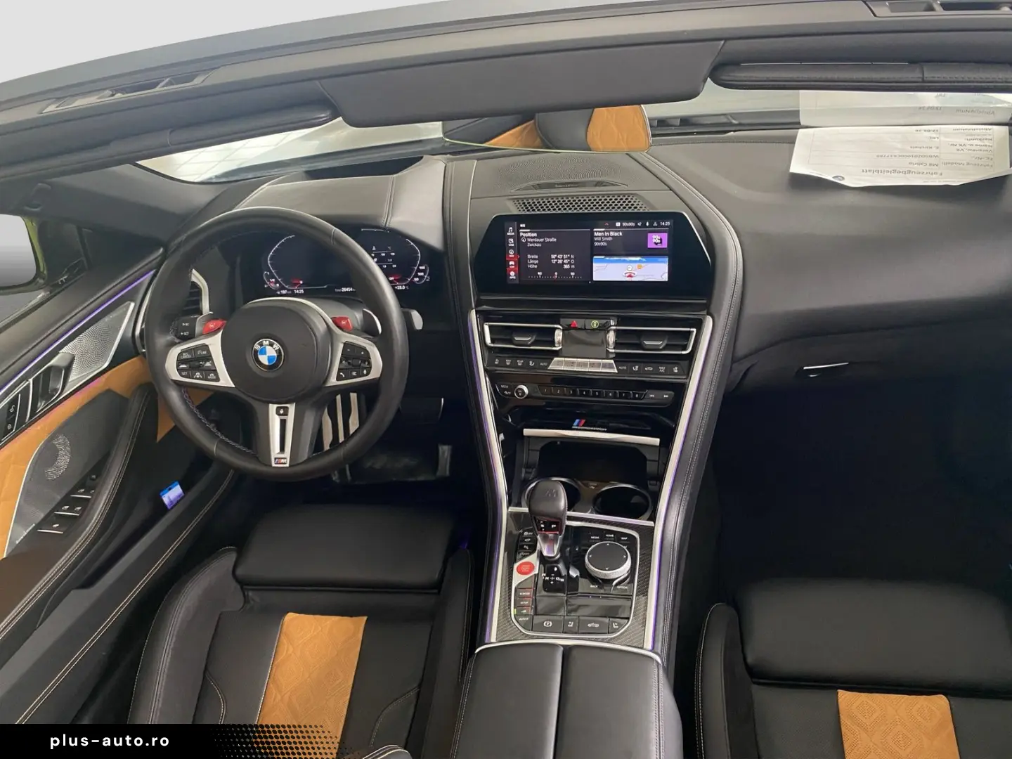 BMW M8 Competition Cabrio xDrive B&W    DriversPacka