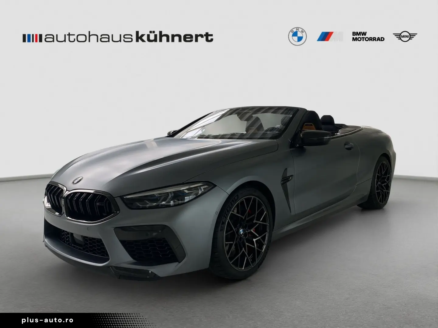 BMW M8 Competition Cabrio xDrive B&W    DriversPacka