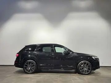 AUDI Q7 55 TFSI e S Line