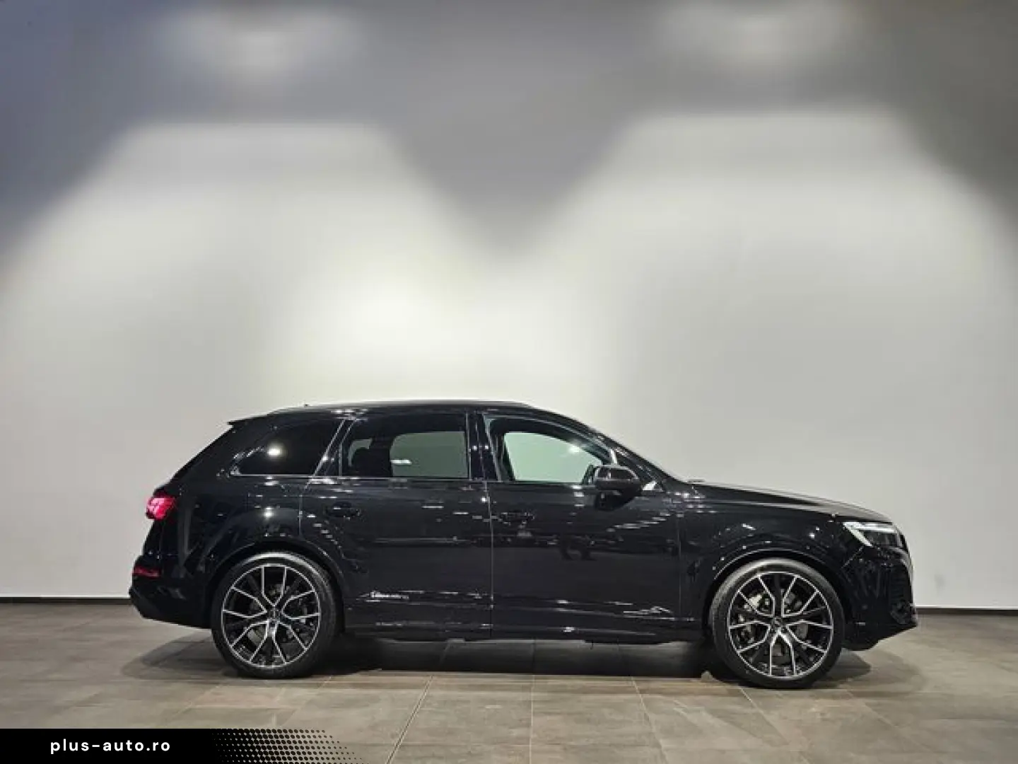 AUDI Q7 55 TFSI e S Line
