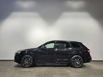 AUDI Q7 55 TFSI e S Line