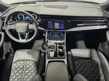 AUDI Q7 55 TFSI e S Line