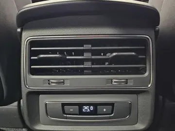 AUDI Q7 55 TFSI e S Line