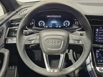 AUDI Q7 55 TFSI e S Line