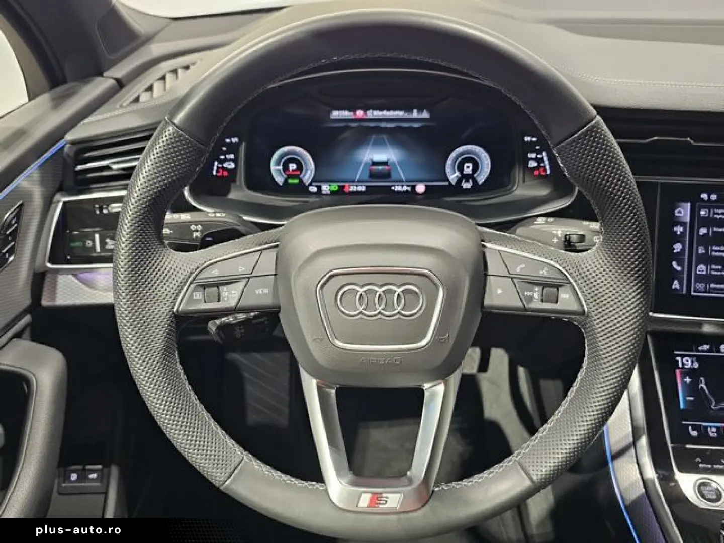 AUDI Q7 55 TFSI e S Line