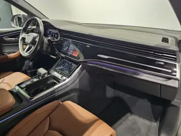 AUDI Q8 50 TDI S Line