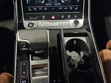 AUDI Q8 50 TDI S Line