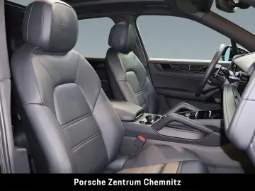 Porsche Cayenne Black Edition