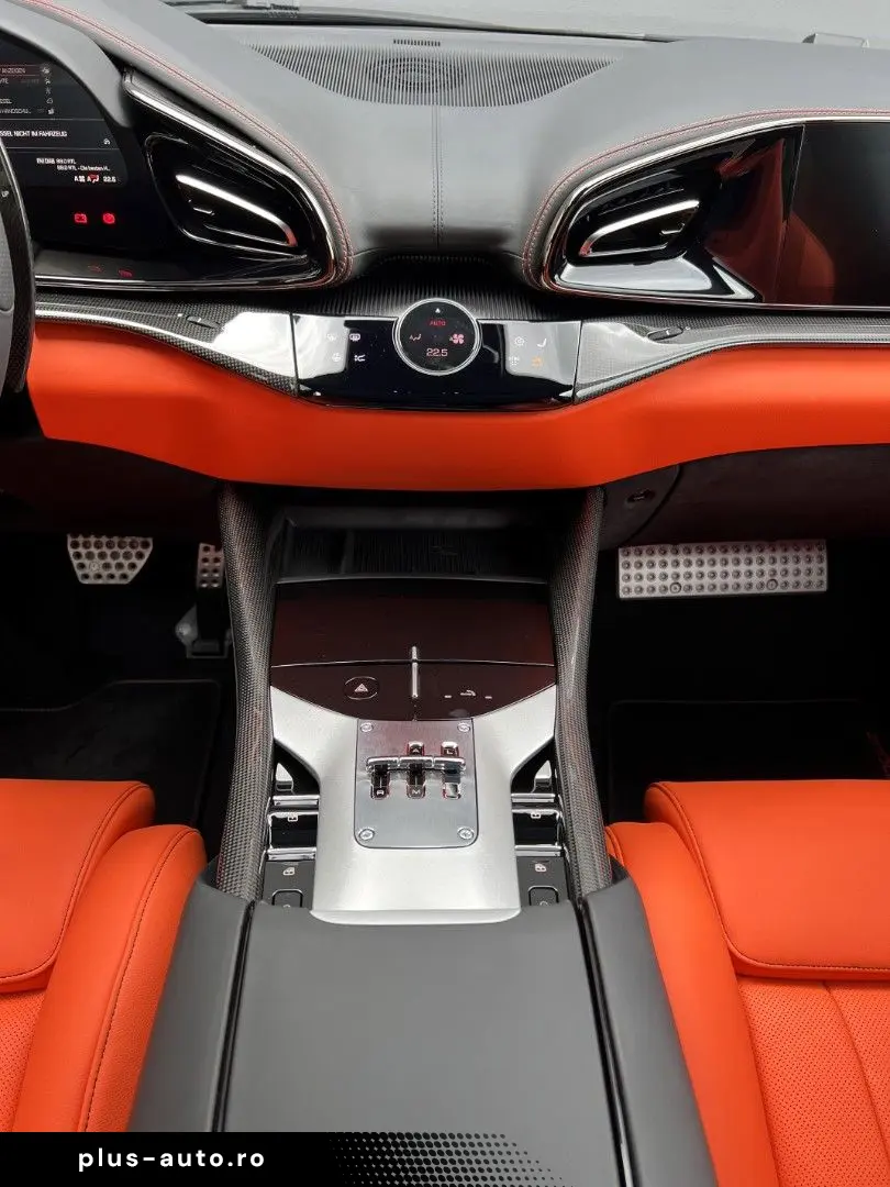 FERRARI Purosangue