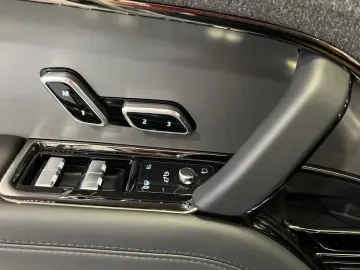 LAND ROVER Range Rover Sport P460e Dynamic SE