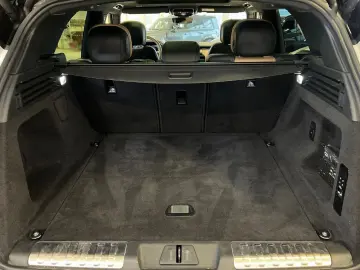 LAND ROVER Range Rover Sport P460e Dynamic SE