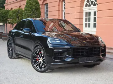 PORSCHE Cayenne Coupe GTS (Porsche Approved)