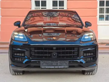 PORSCHE Cayenne Coupe GTS (Porsche Approved)