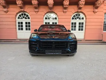 PORSCHE Cayenne Coupe GTS (Porsche Approved)