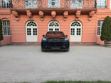 PORSCHE Cayenne Coupe GTS (Porsche Approved)