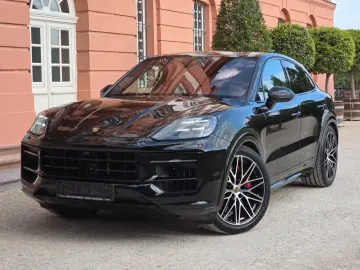 PORSCHE Cayenne Coupe GTS (Porsche Approved)