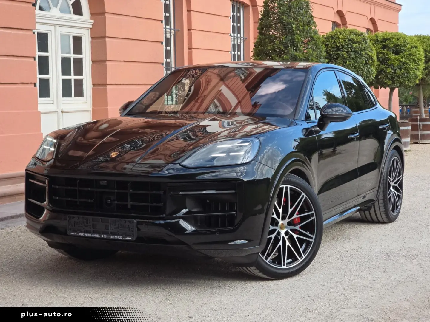 PORSCHE Cayenne Coupe GTS (Porsche Approved)