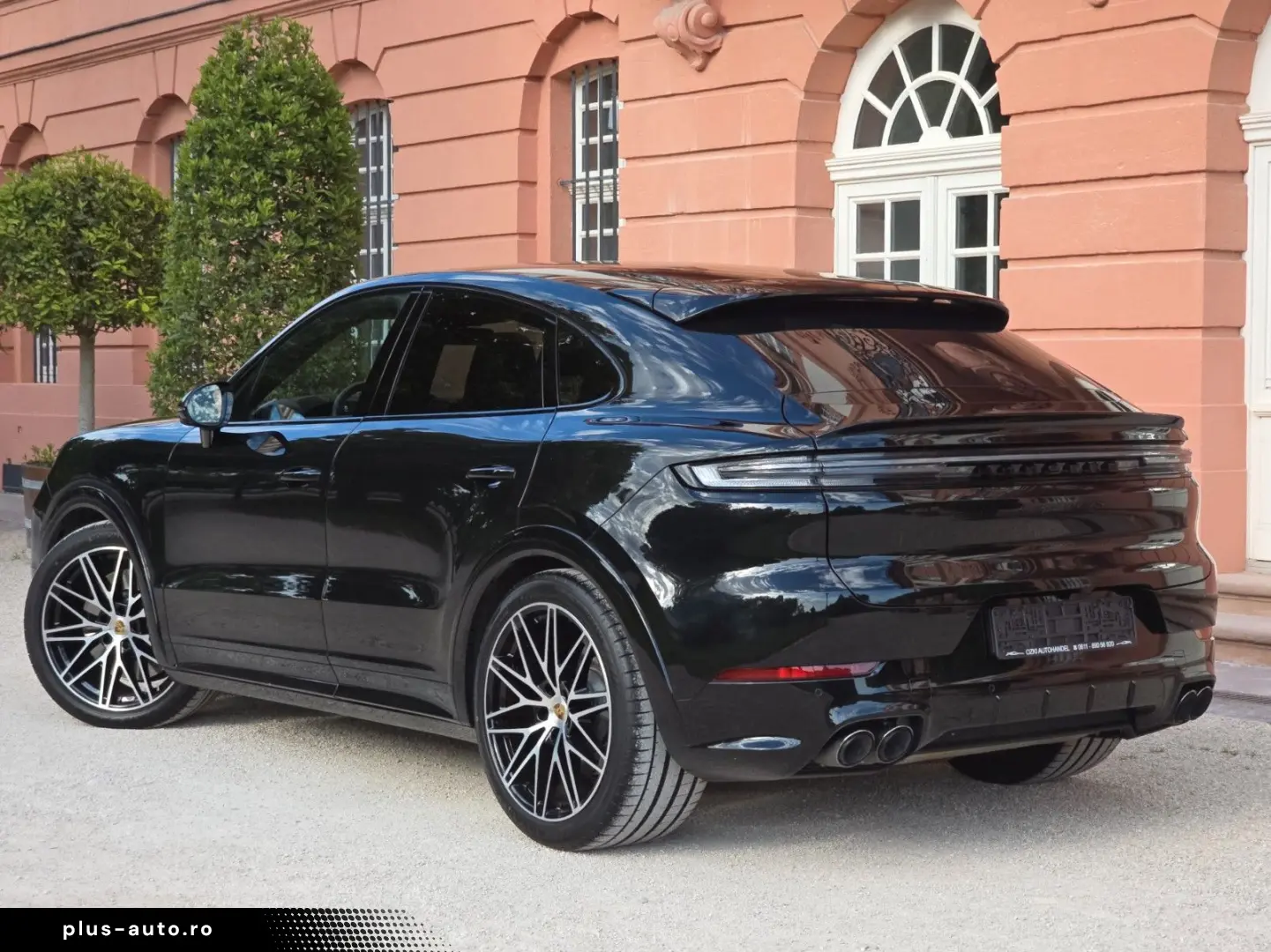 PORSCHE Cayenne Coupe GTS (Porsche Approved)