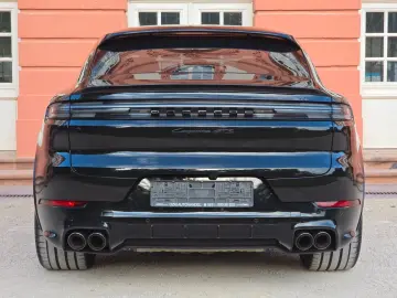 PORSCHE Cayenne Coupe GTS (Porsche Approved)