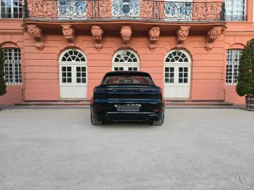 PORSCHE Cayenne Coupe GTS (Porsche Approved)