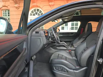 PORSCHE Cayenne Coupe GTS (Porsche Approved)