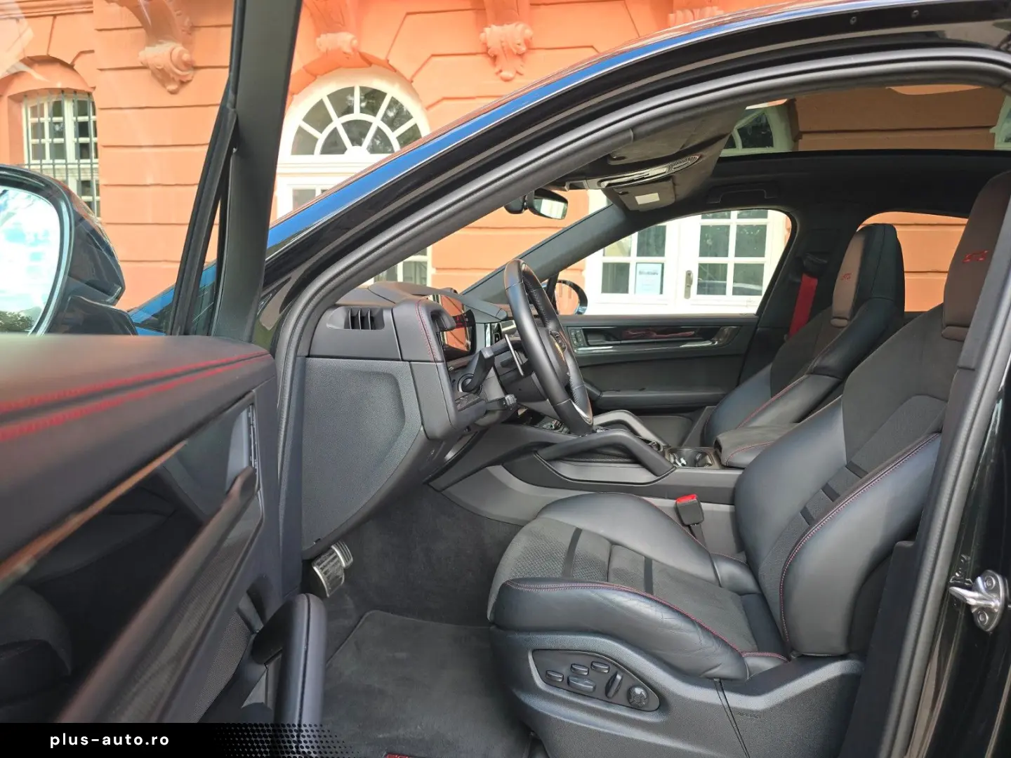 PORSCHE Cayenne Coupe GTS (Porsche Approved)