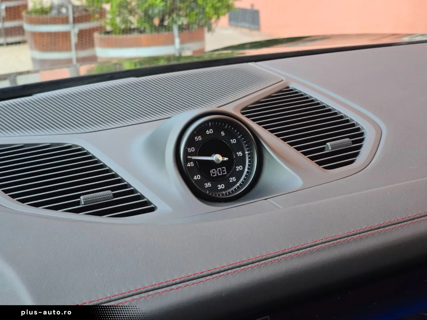 PORSCHE Cayenne Coupe GTS (Porsche Approved)