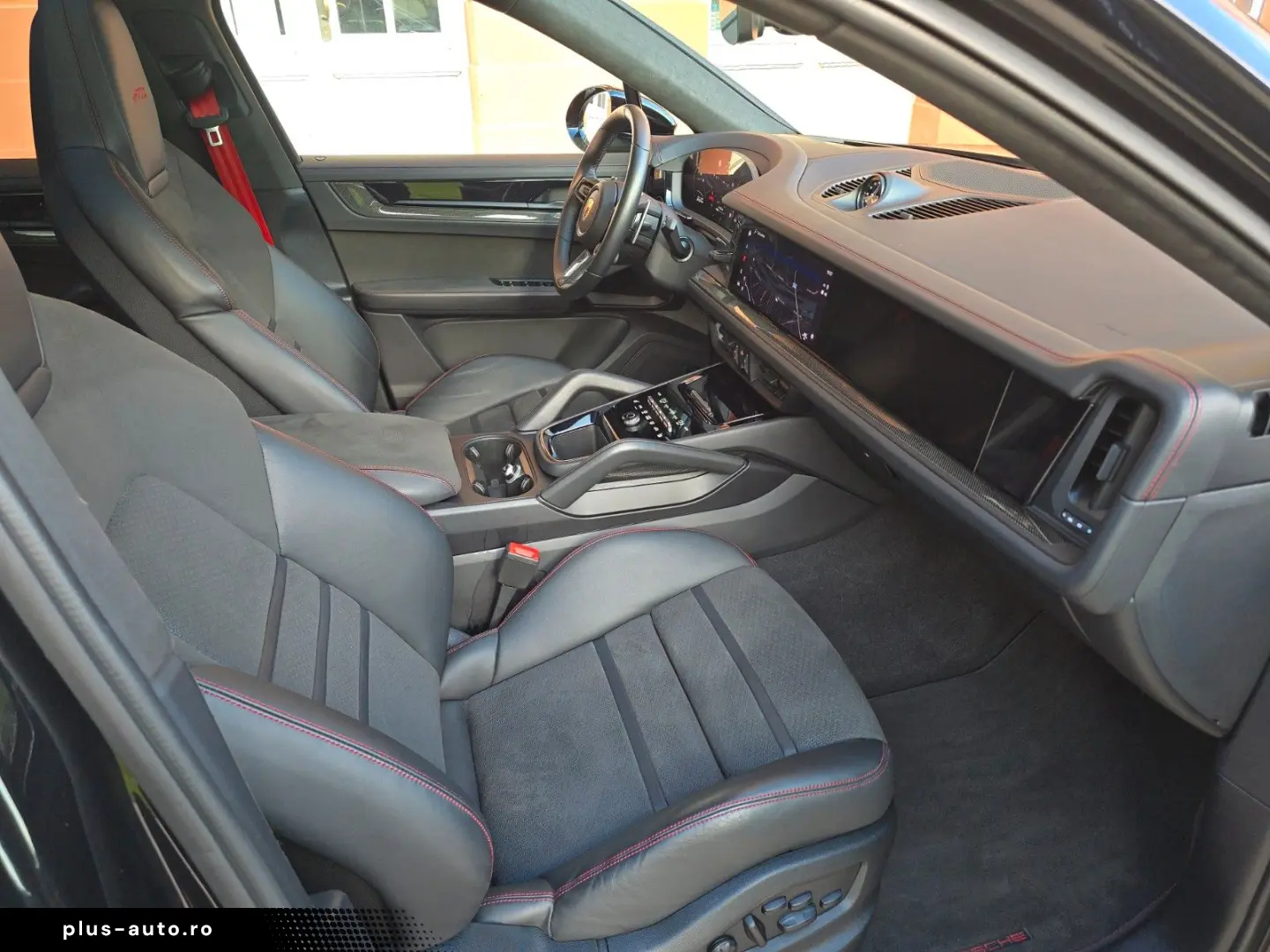 PORSCHE Cayenne Coupe GTS (Porsche Approved)