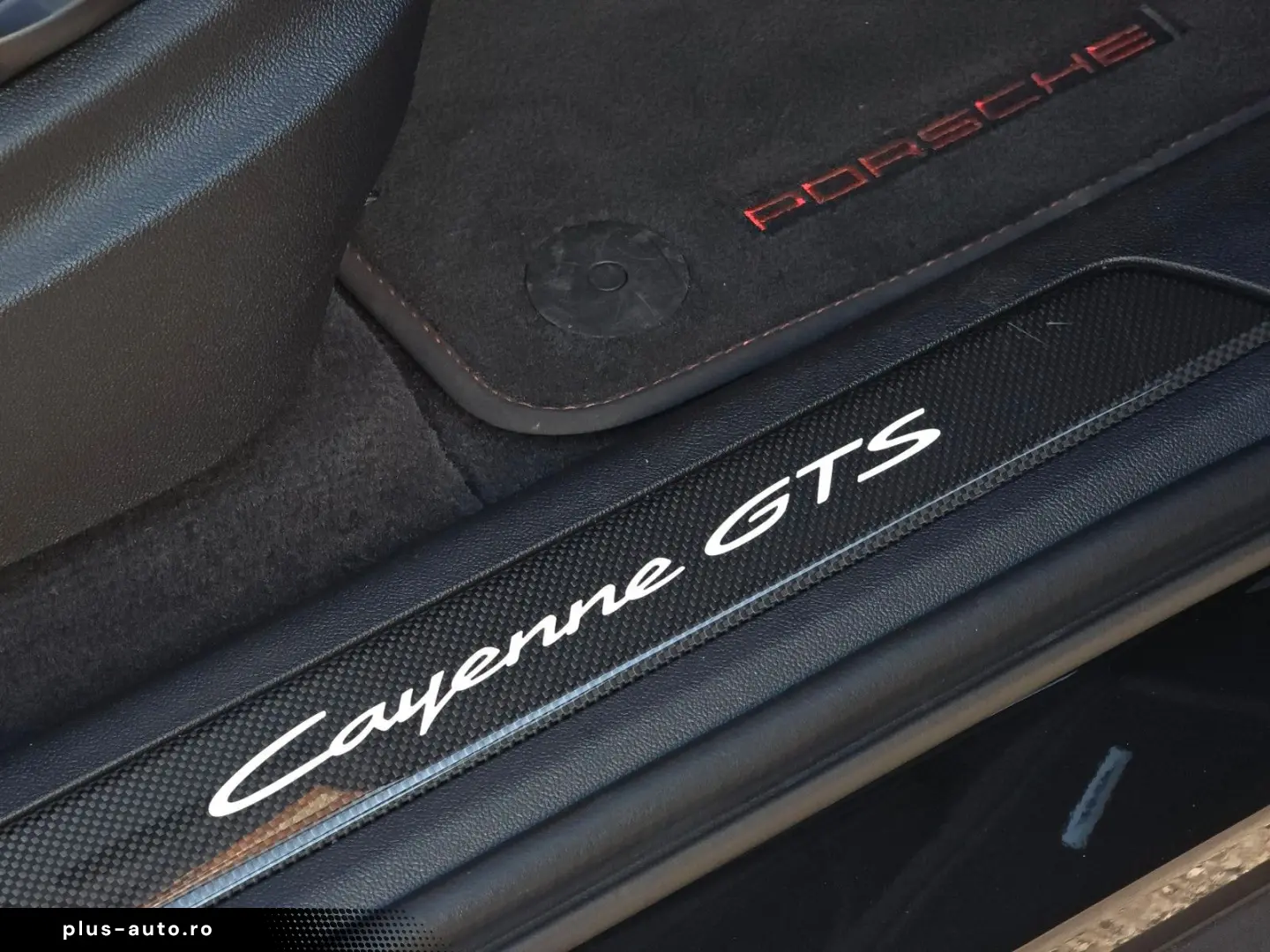 PORSCHE Cayenne Coupe GTS (Porsche Approved)