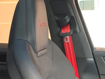 PORSCHE Cayenne Coupe GTS (Porsche Approved)