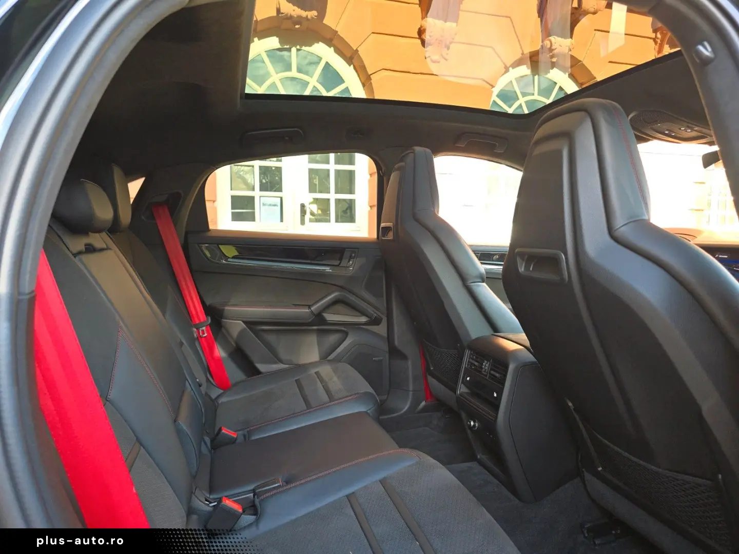 PORSCHE Cayenne Coupe GTS (Porsche Approved)