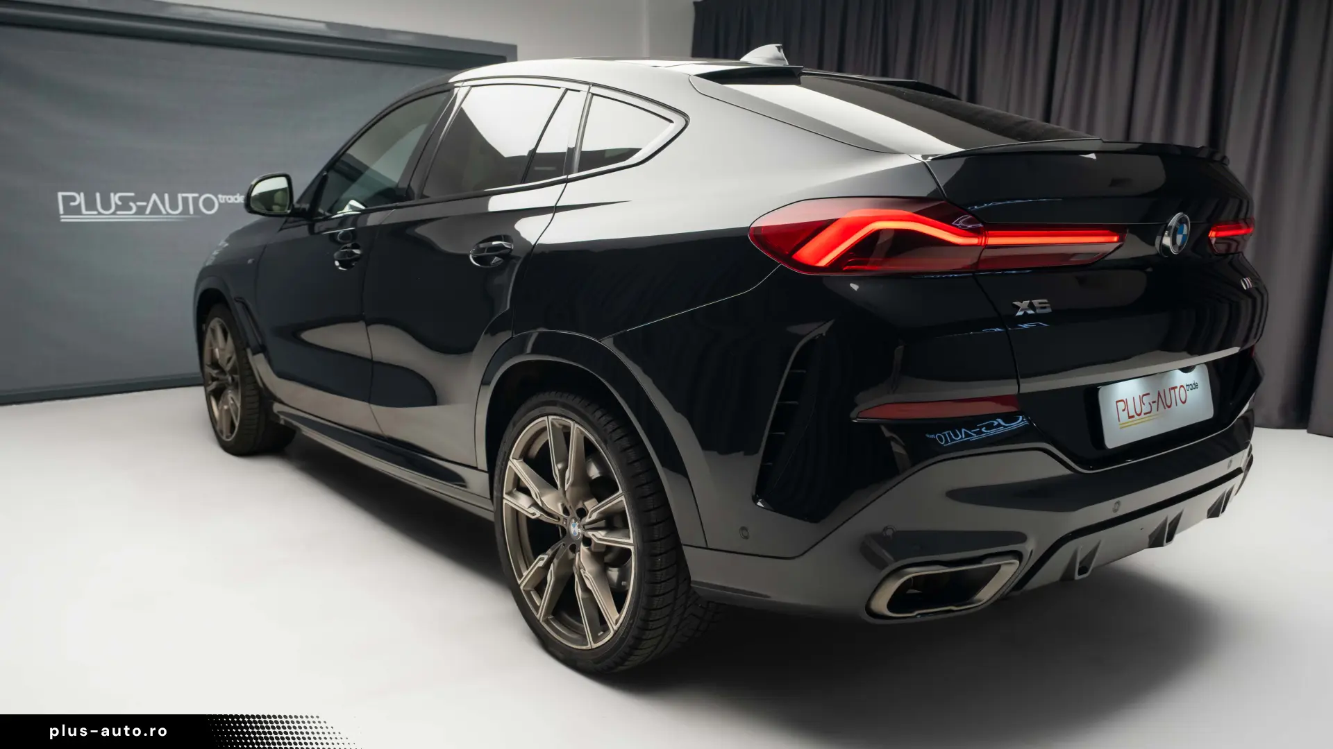 BMW X6 M50i