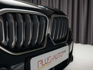 BMW X6 M50i