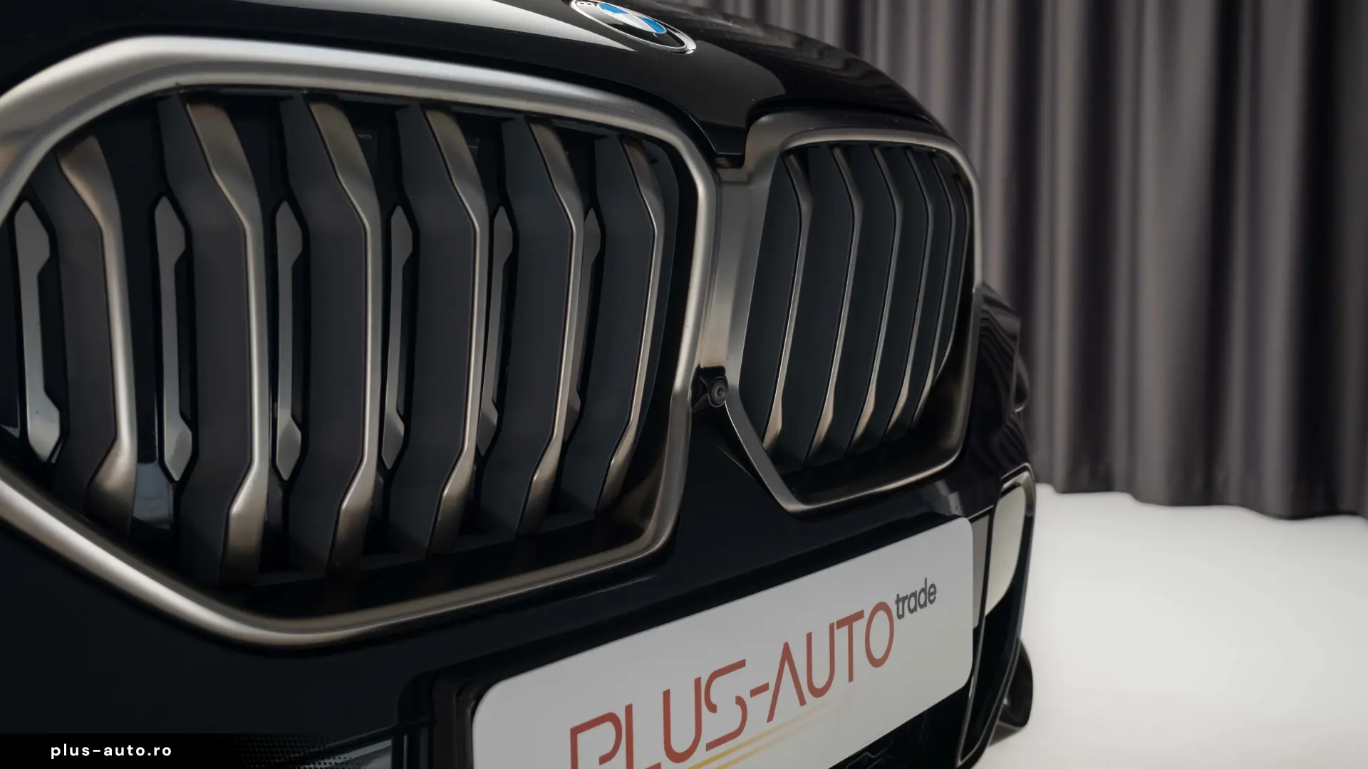 BMW X6 M50i