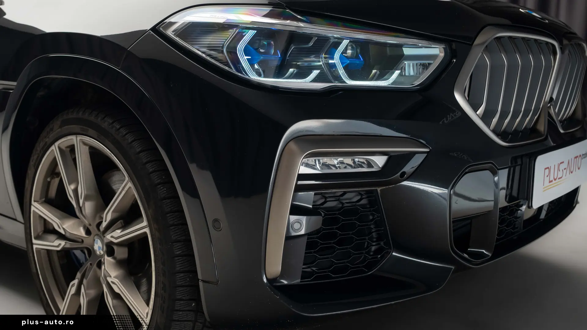 BMW X6 M50i