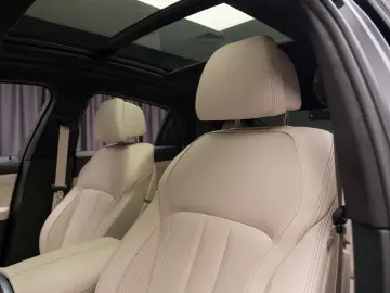 BMW X6 M50i