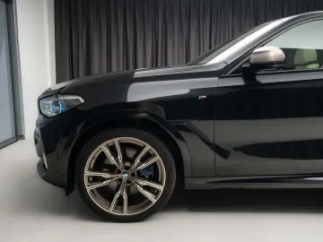 BMW X6 M50i