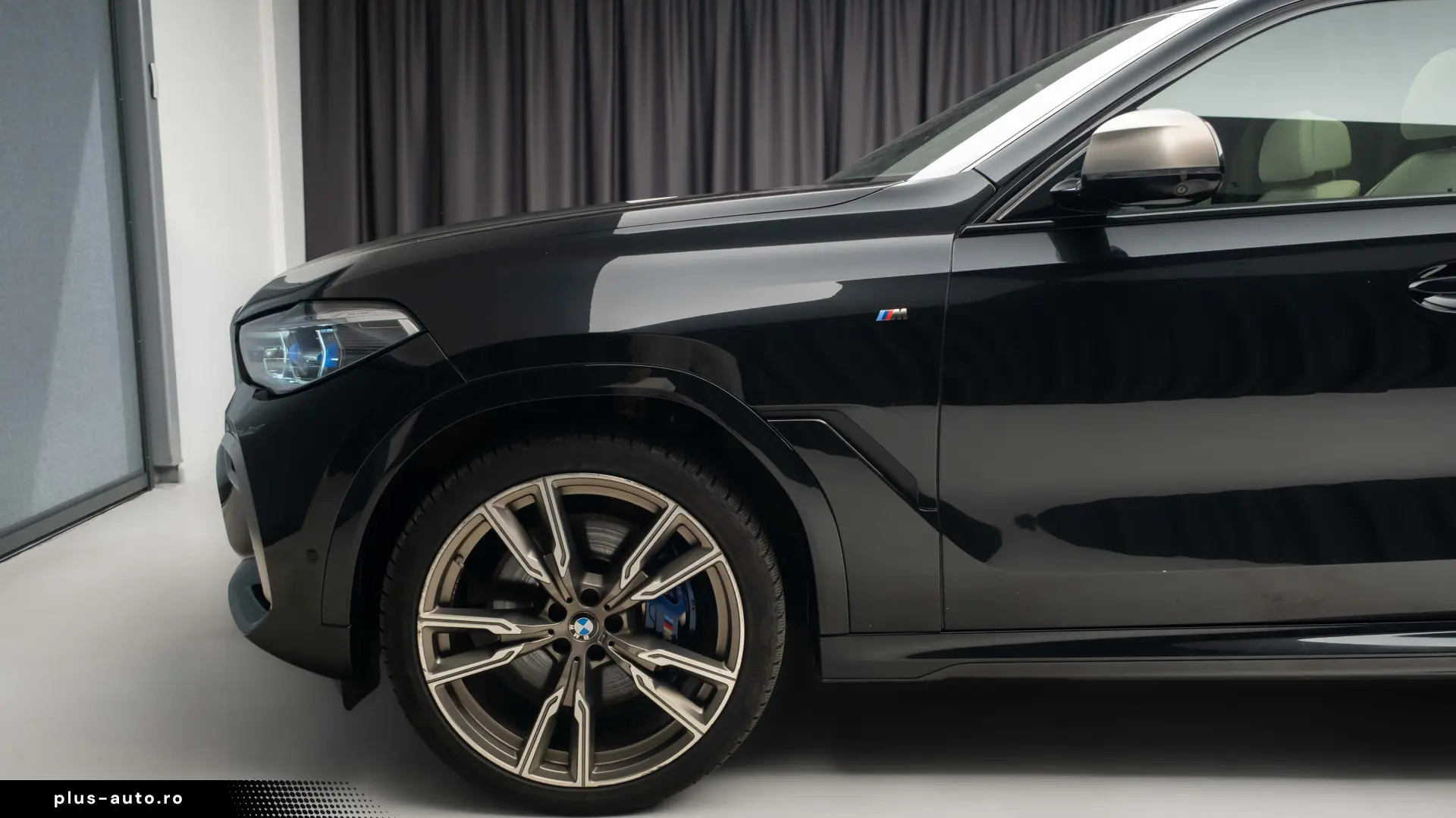 BMW X6 M50i
