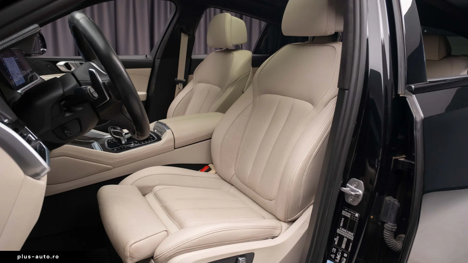 BMW X6 M50i